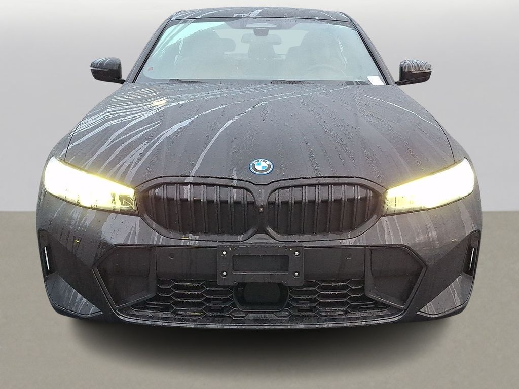 2024 Bmw 330e xDrive Sedan photo 2