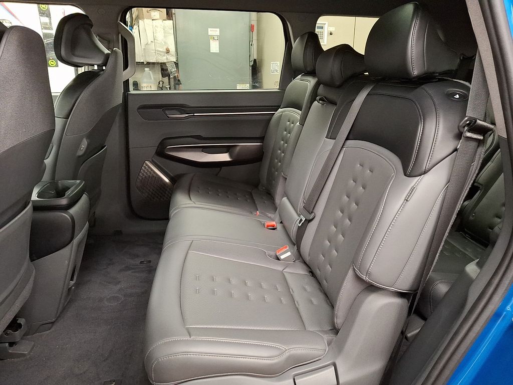 Thumbnail: 2024 Kia EV9 - 7