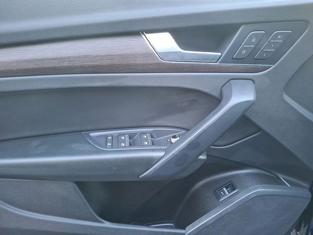 Thumbnail: 2021 Audi Q5 - 8