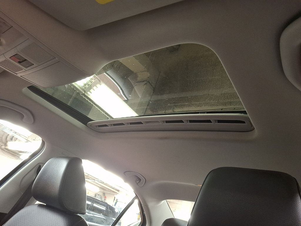 Thumbnail: 2017 Volkswagen Jetta - 12