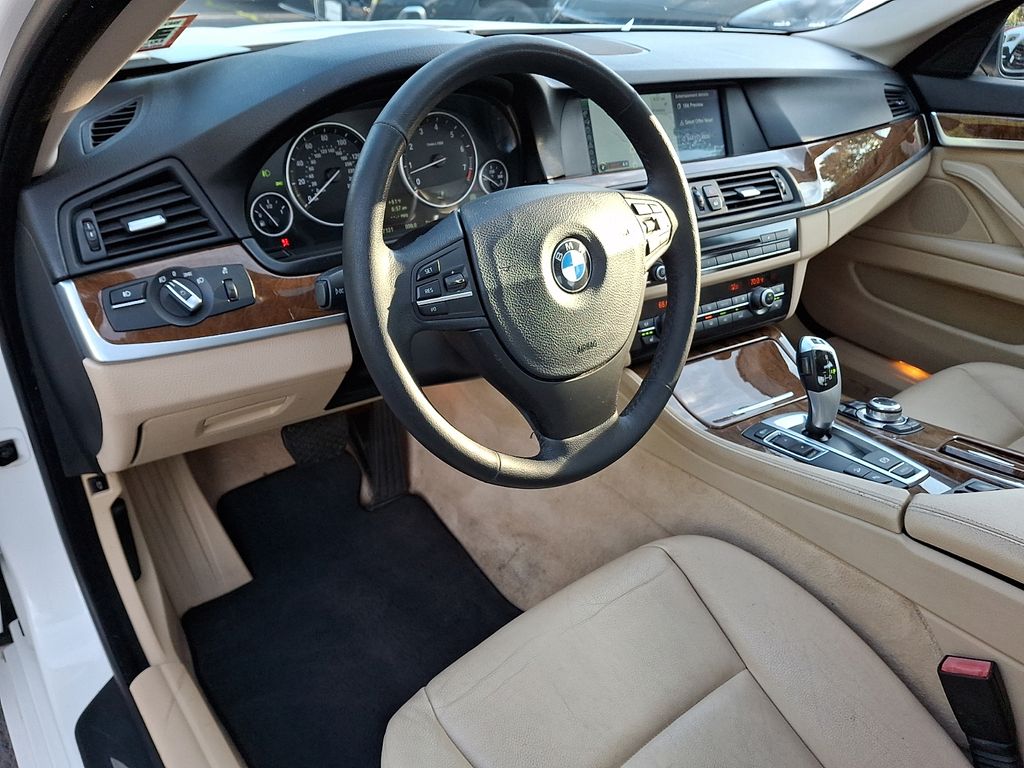 Thumbnail: 2012 BMW 5 Series - 9