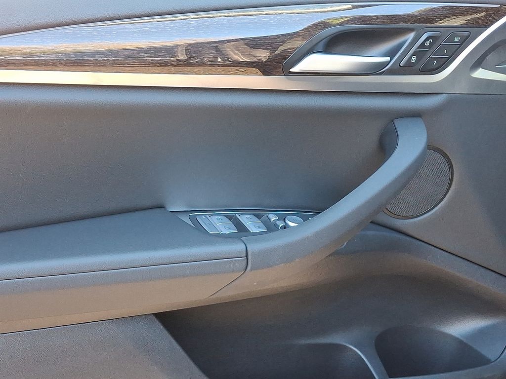 Thumbnail: 2023 BMW X4 - 6