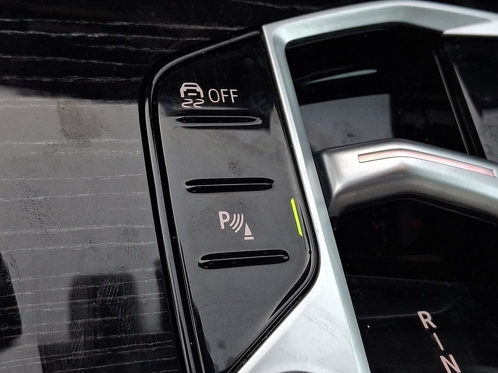 Thumbnail: 2025 BMW X5 - 18