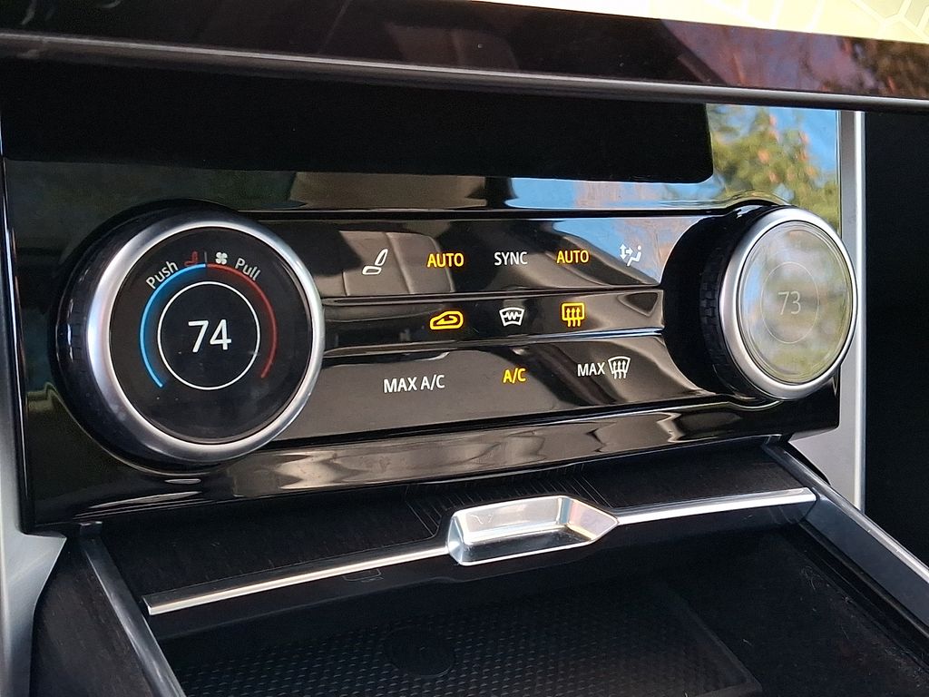 Thumbnail: 2023 Land Rover Range Rover - 12