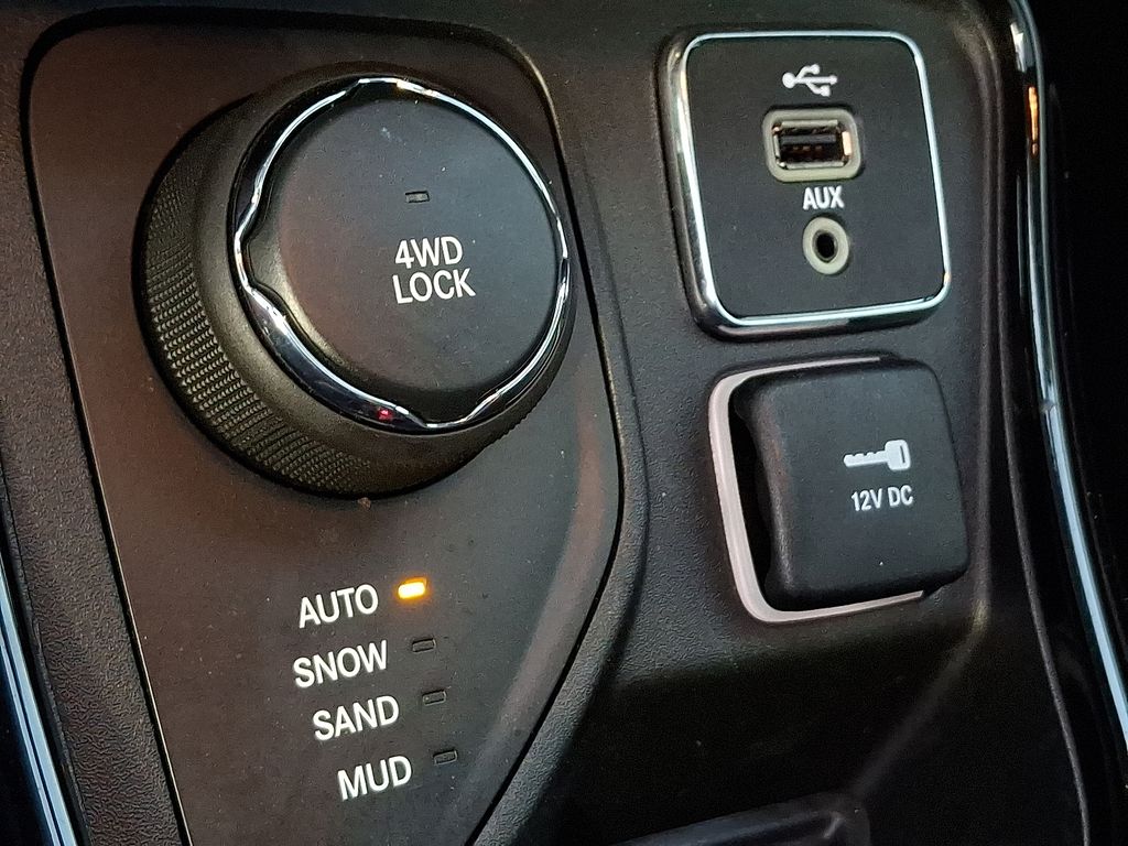 Thumbnail: 2018 Jeep Compass - 23