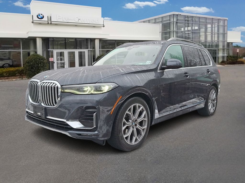 2022 BMW X7 40i's photo