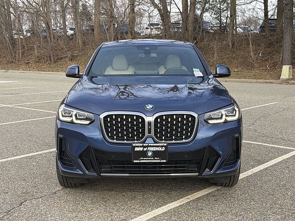Thumbnail: 2022 BMW X4 - 14