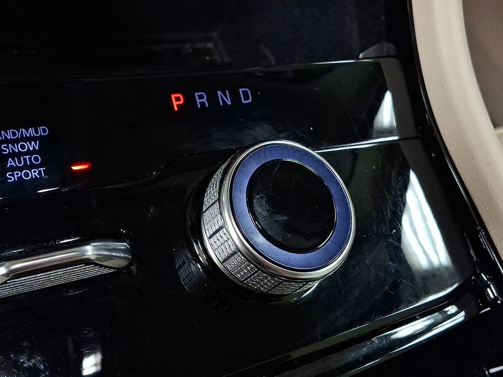 Thumbnail: 2022 Jeep Grand Cherokee - 12