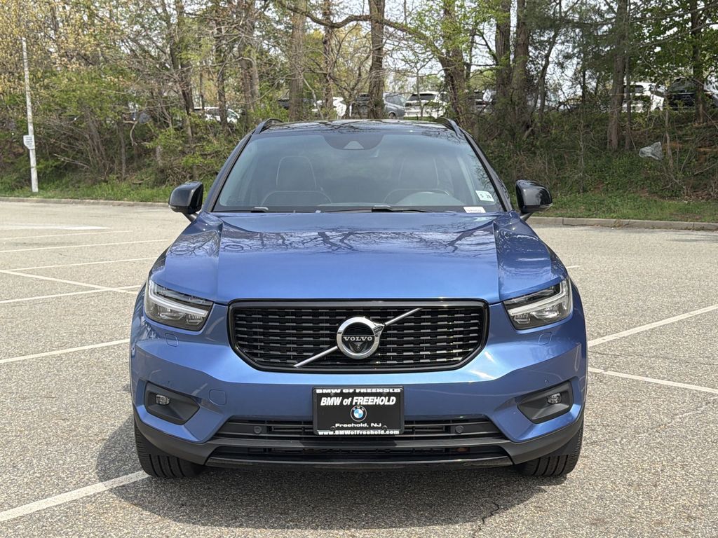 Thumbnail: 2021 Volvo XC40 - 14