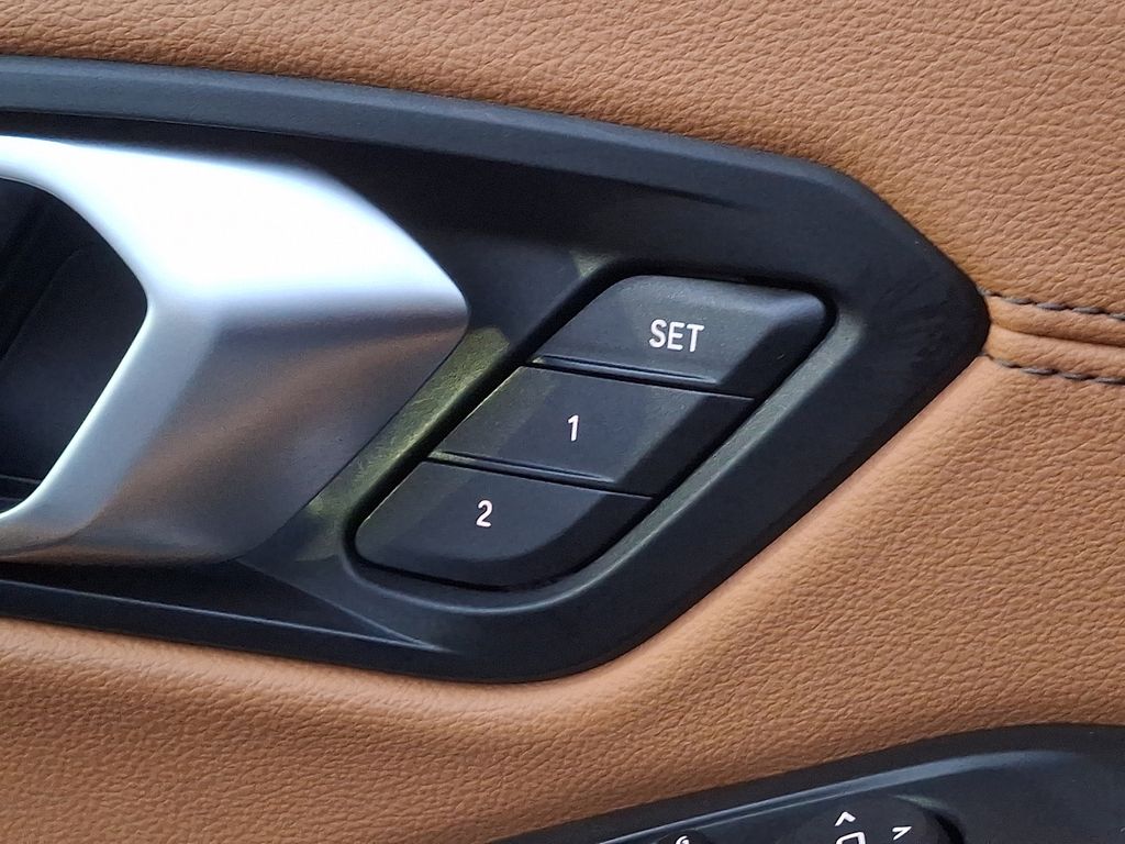 Thumbnail: 2021 BMW 3 Series - 25