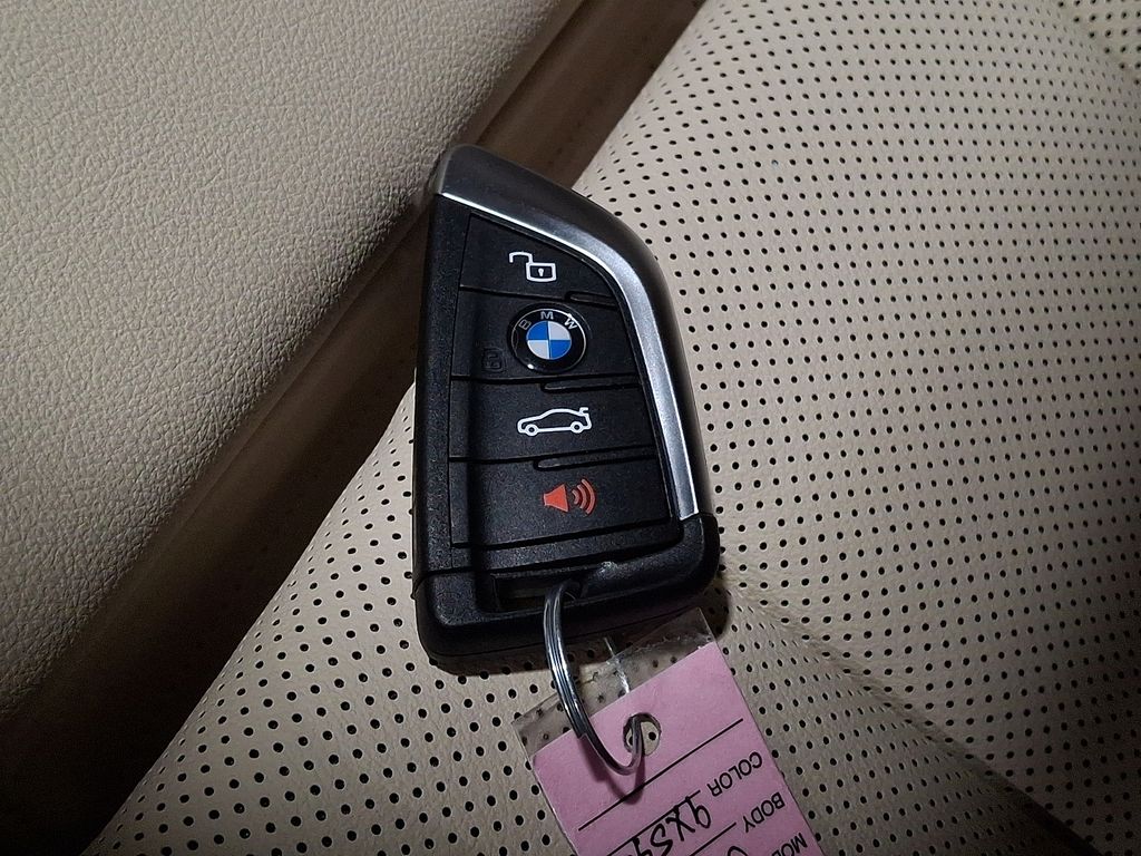 Thumbnail: 2024 BMW X4 - 19