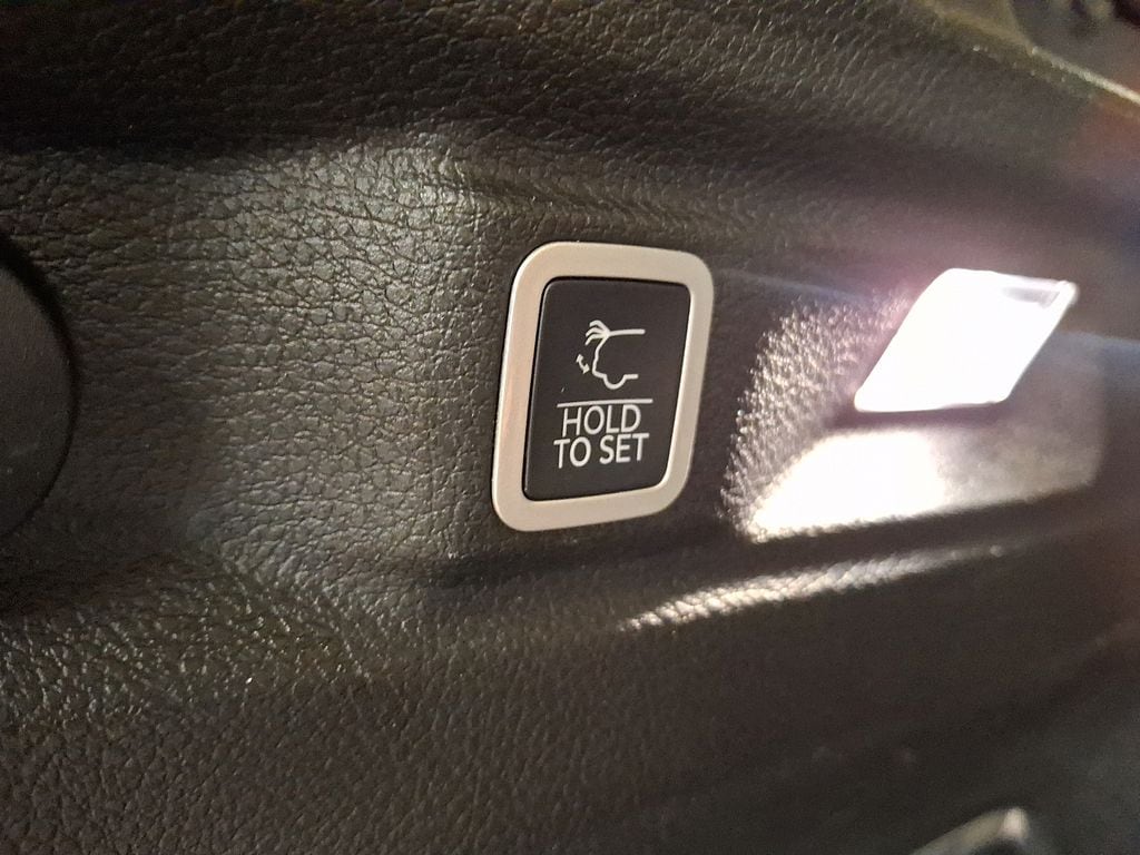 Thumbnail: 2022 Jeep Grand Cherokee - 28