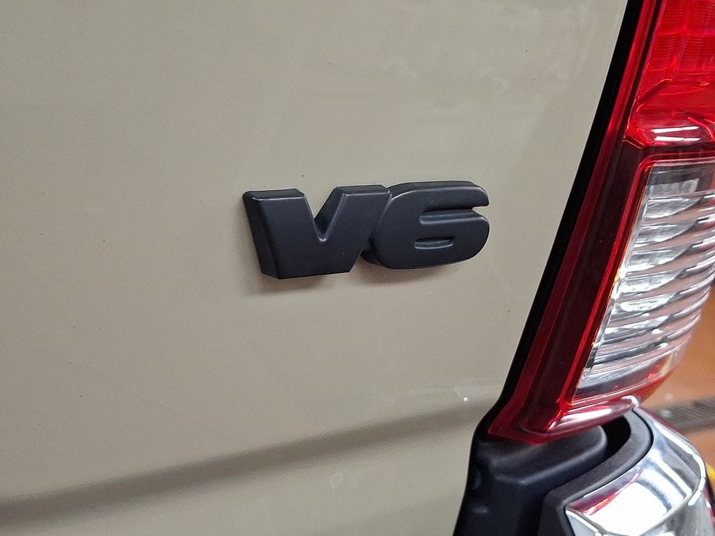 2019 Toyota Tacoma  28