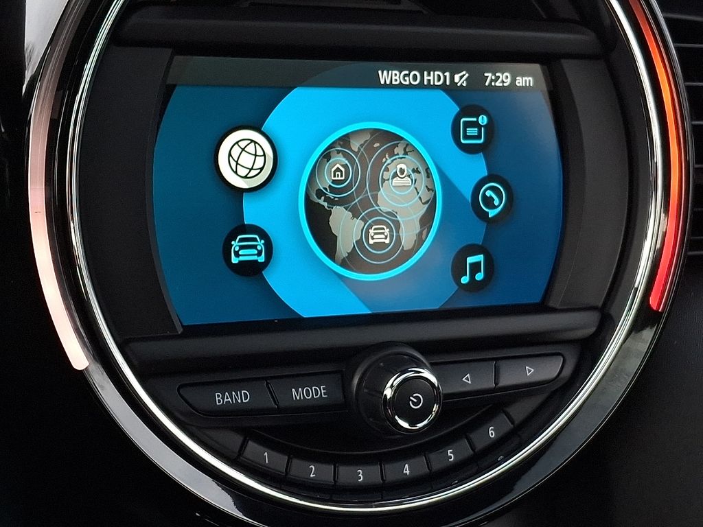 Thumbnail: 2021 MINI Cooper Hardtop - 17