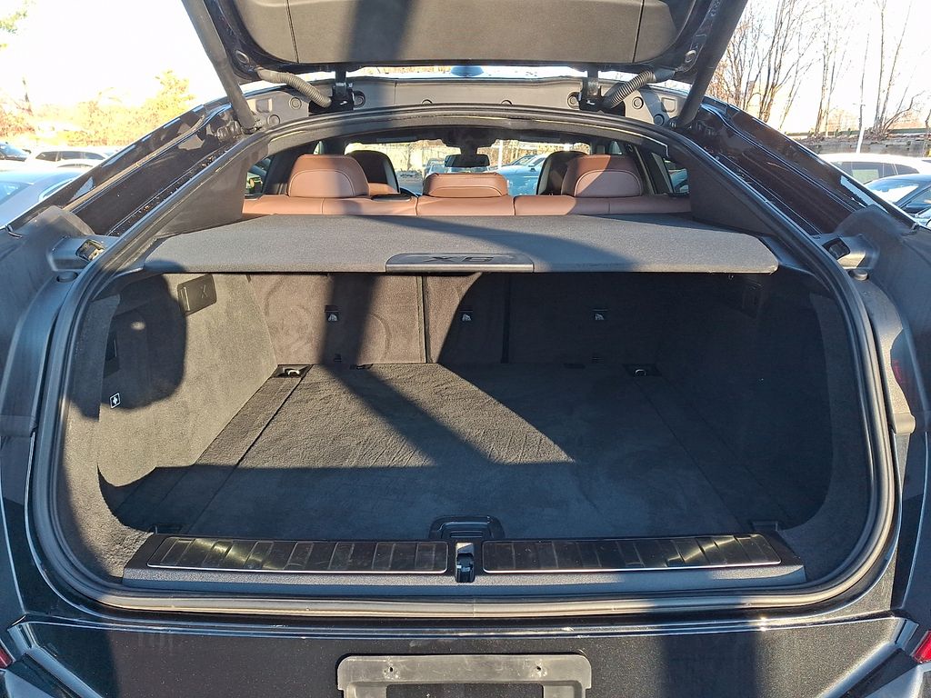 Thumbnail: 2022 BMW X6 - 26