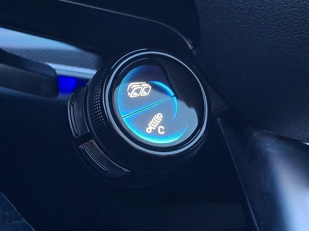 Thumbnail: 2021 Mercedes-Benz E-Class - 17