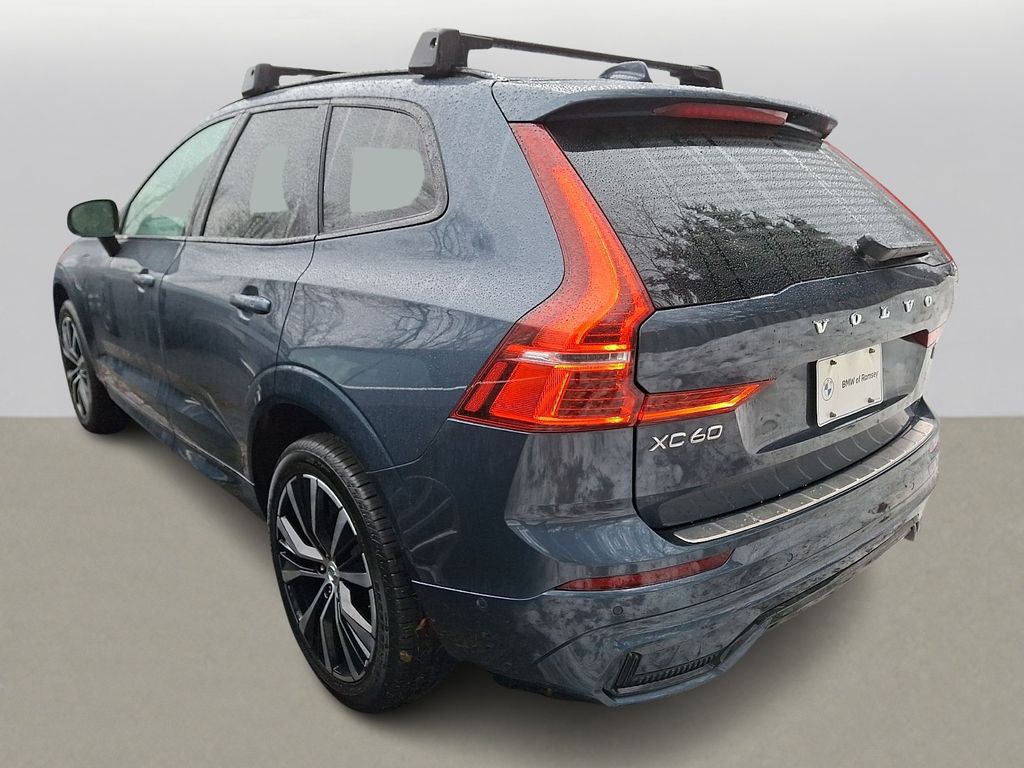 Thumbnail: 2023 Volvo XC60 - 5