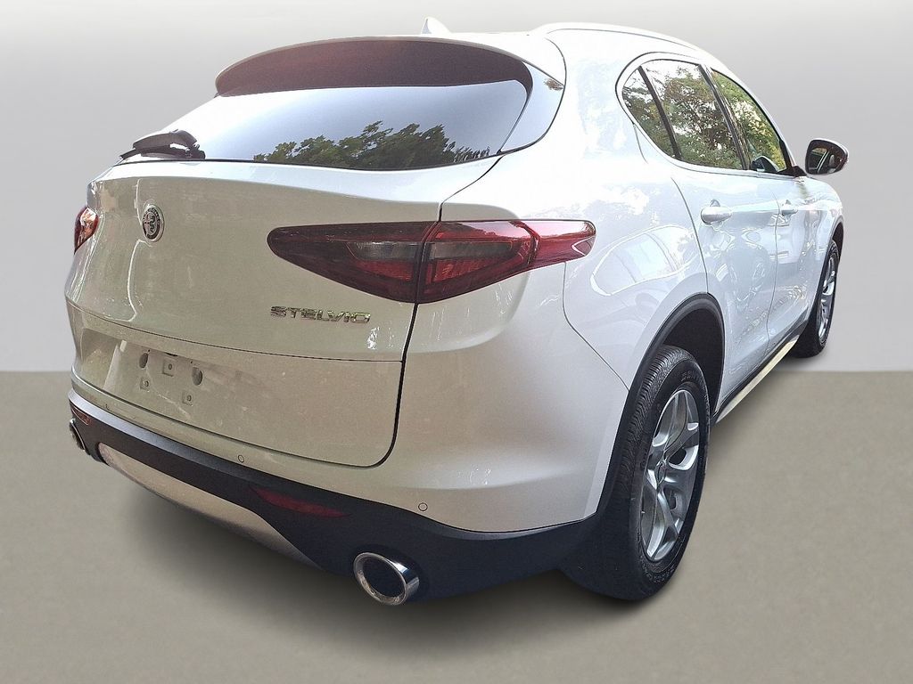 Thumbnail: 2019 Alfa Romeo Stelvio - 4