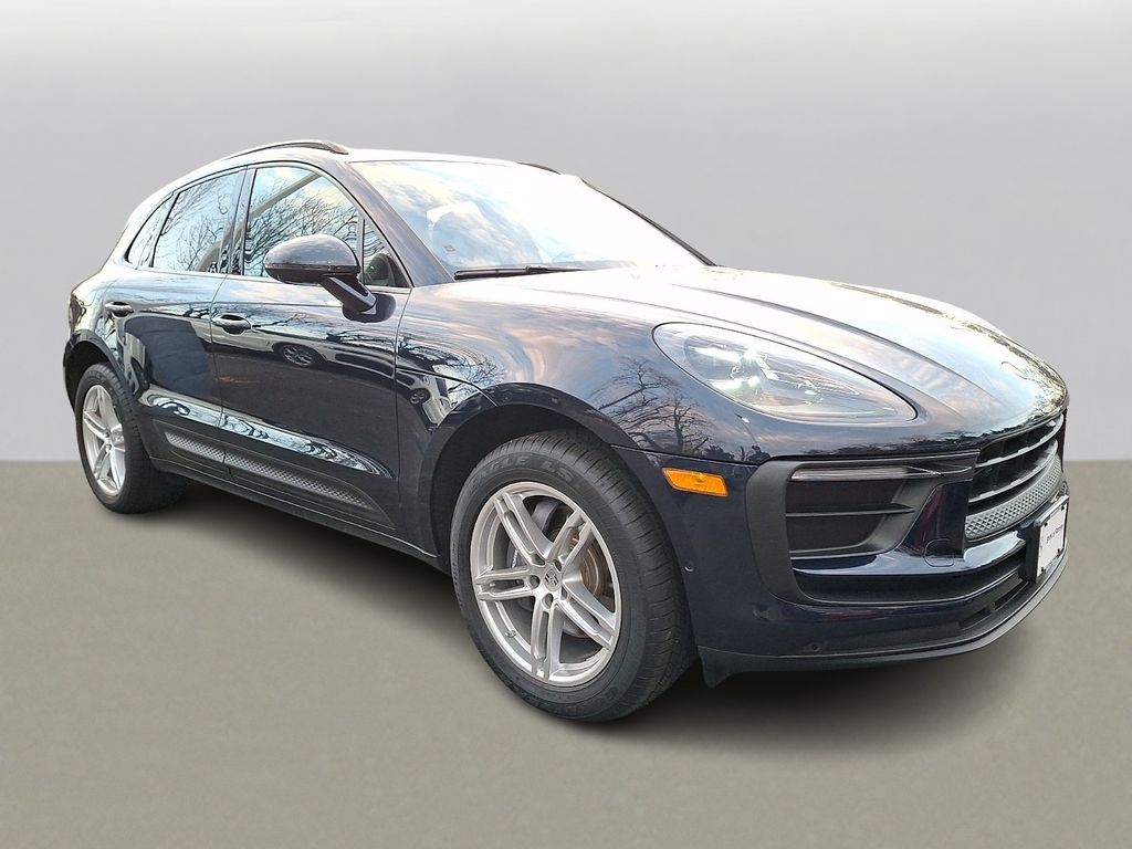 Thumbnail: 2022 Porsche Macan - 3