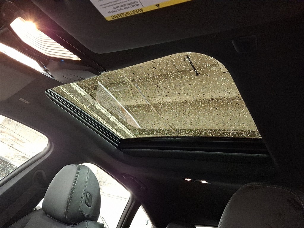 Thumbnail: 2025 BMW i4 - 12