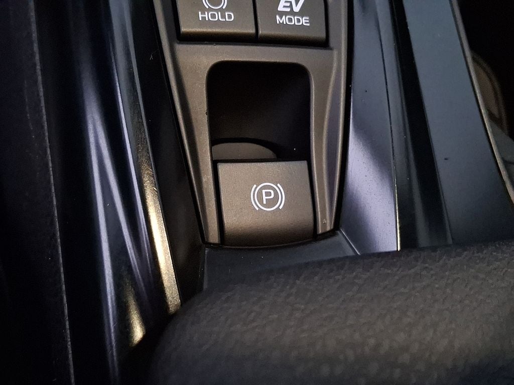 Thumbnail: 2025 Toyota Camry - 21