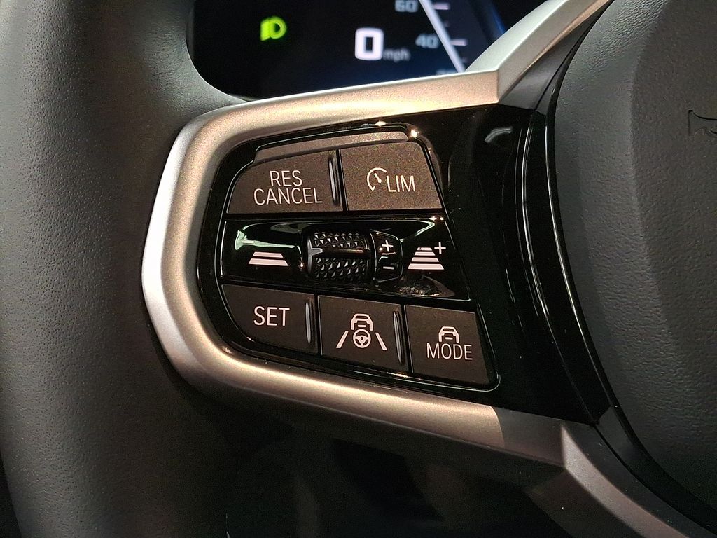 Thumbnail: 2025 BMW i4 - 17