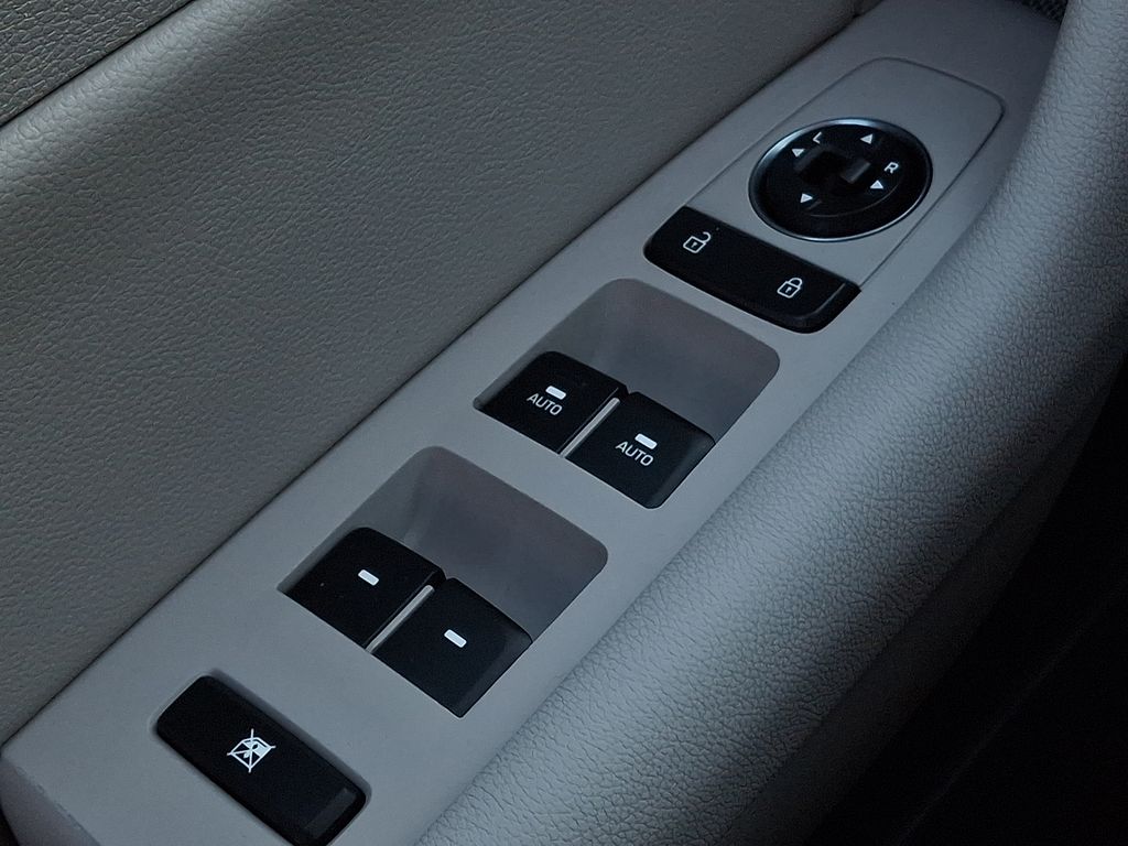 Thumbnail: 2015 Hyundai Sonata - 25