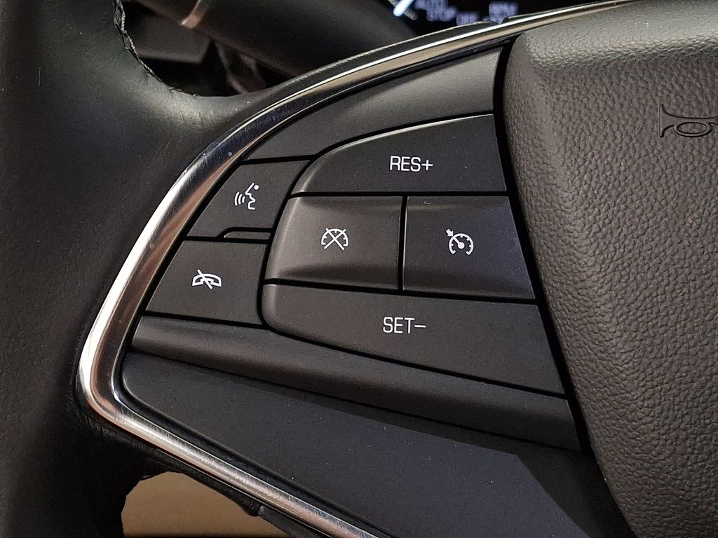 Thumbnail: 2018 Cadillac XT5 - 17