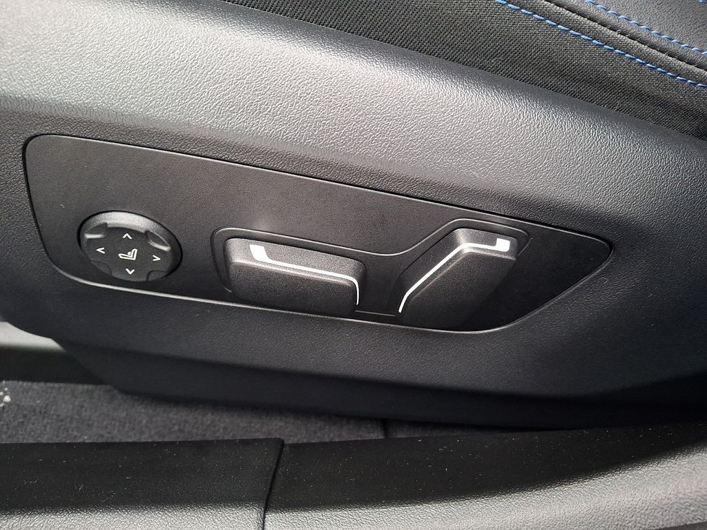 Thumbnail: 2025 BMW i5 - 11