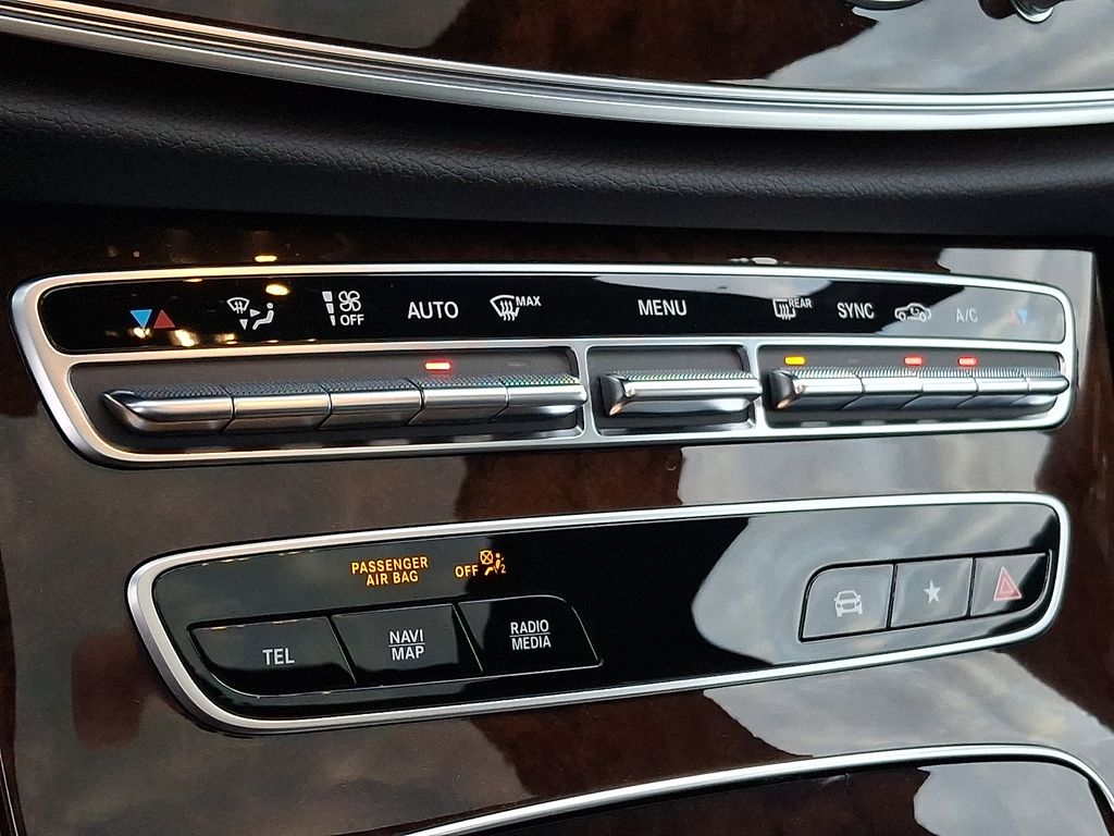 Thumbnail: 2022 Mercedes-Benz E-Class - 12