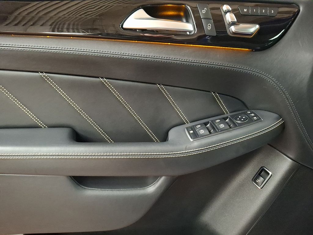 Thumbnail: 2019 Mercedes-Benz GL-Class - 10