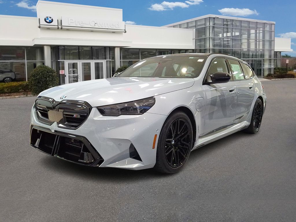 Thumbnail: 2026 BMW M5 - 1