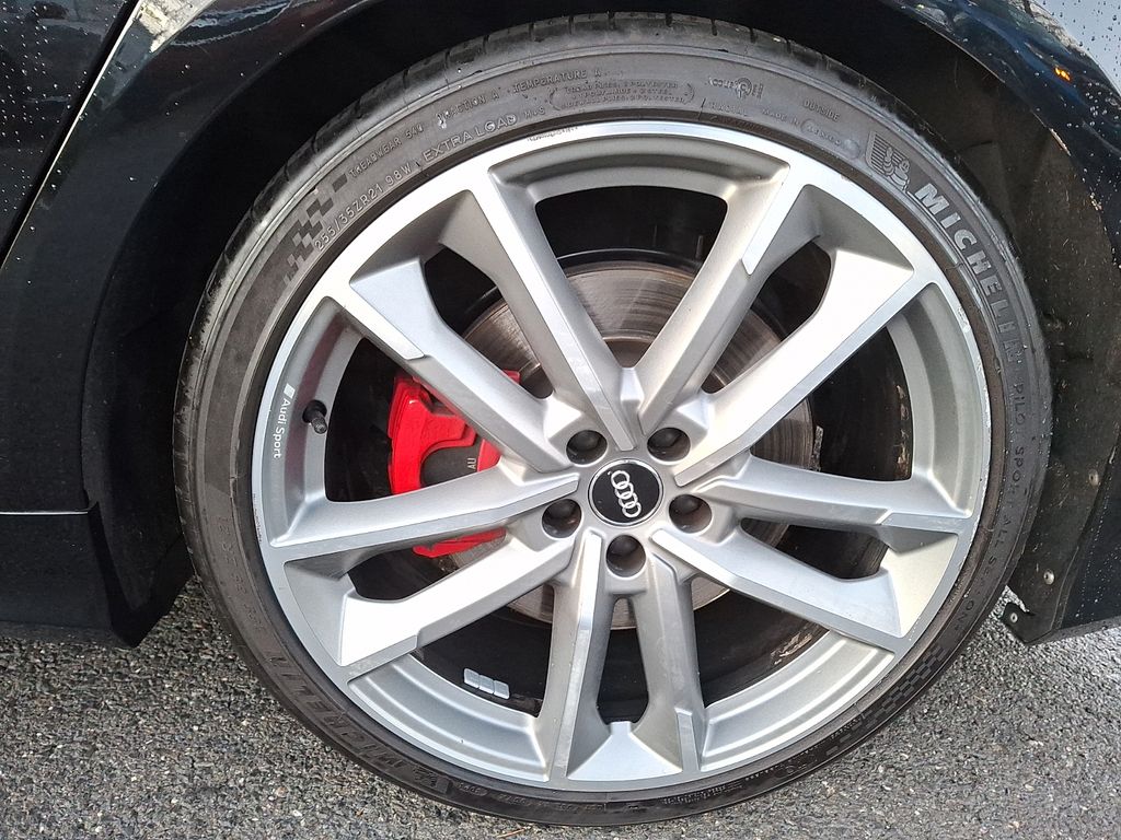 Thumbnail: 2020 Audi S6 - 6