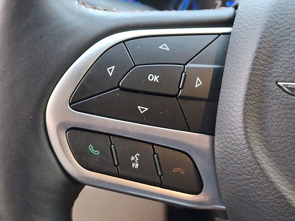 Thumbnail: 2017 Chrysler Pacifica - 15