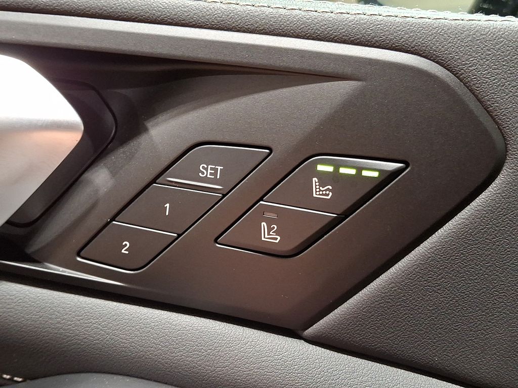 Thumbnail: 2025 BMW X5 - 25