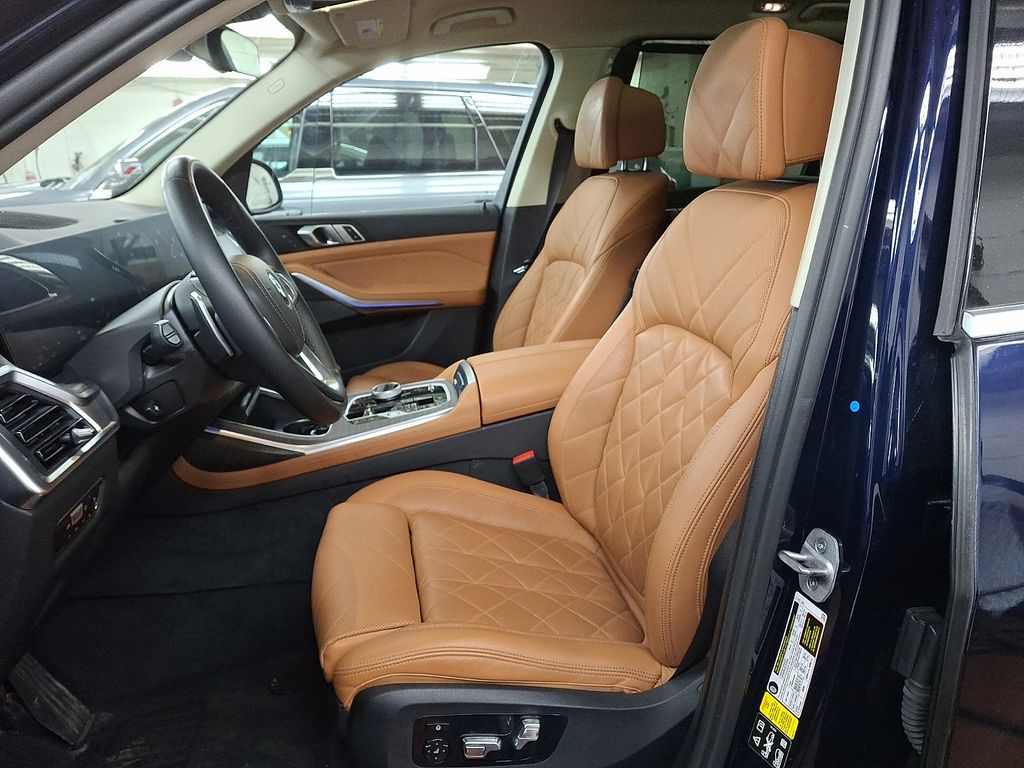 Thumbnail: 2023 BMW X7 - 10