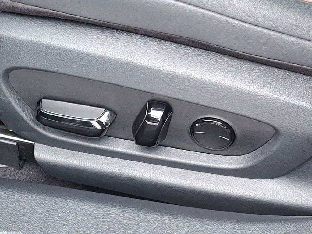 Thumbnail: 2023 Lexus ES - 10