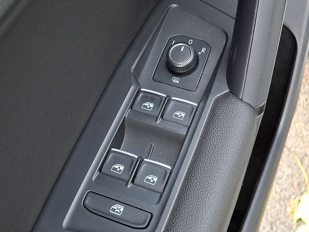 Thumbnail: 2019 Volkswagen Tiguan - 26