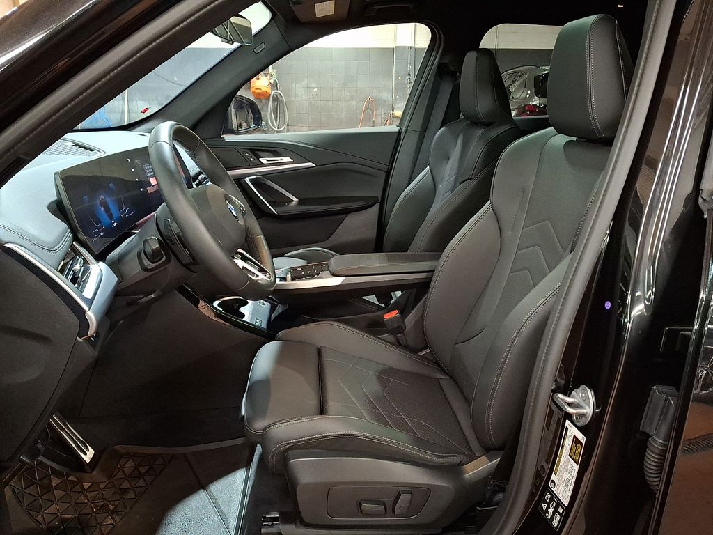 Thumbnail: 2025 BMW X1 - 9