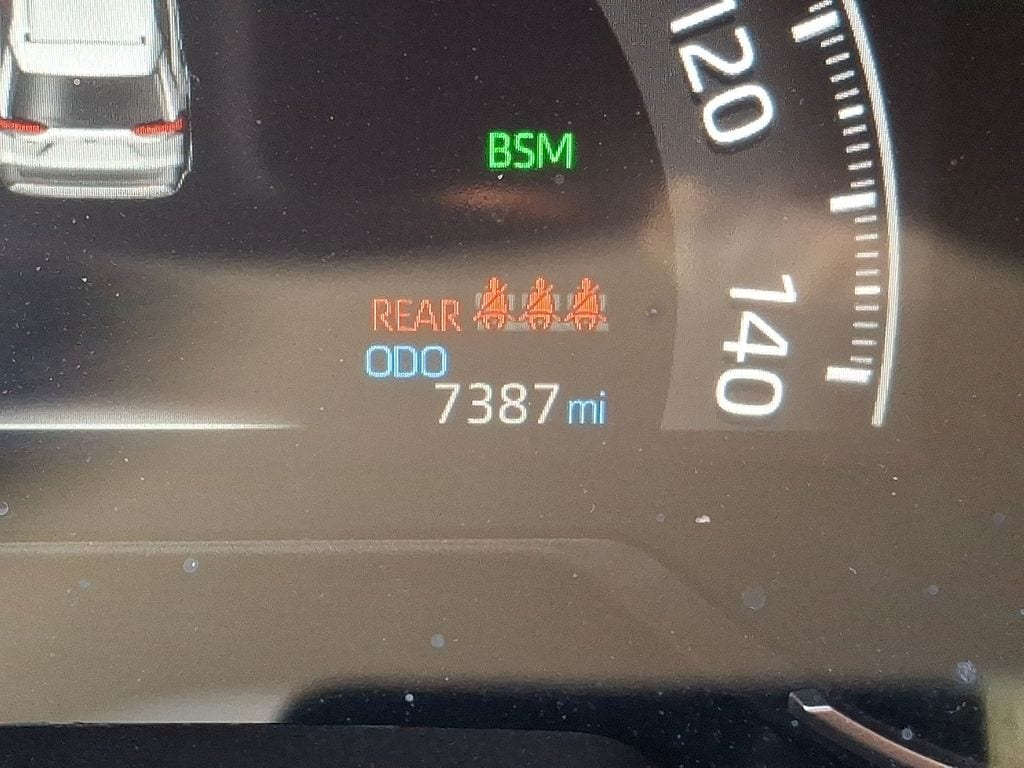 Thumbnail: 2025 Toyota RAV4 - 15