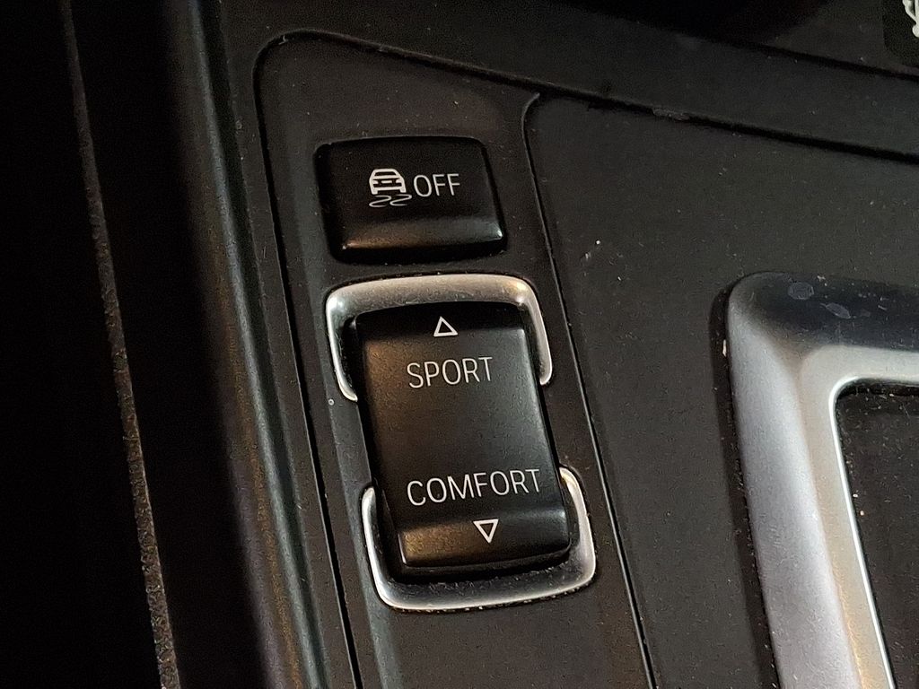 Thumbnail: 2017 BMW M2 - 20