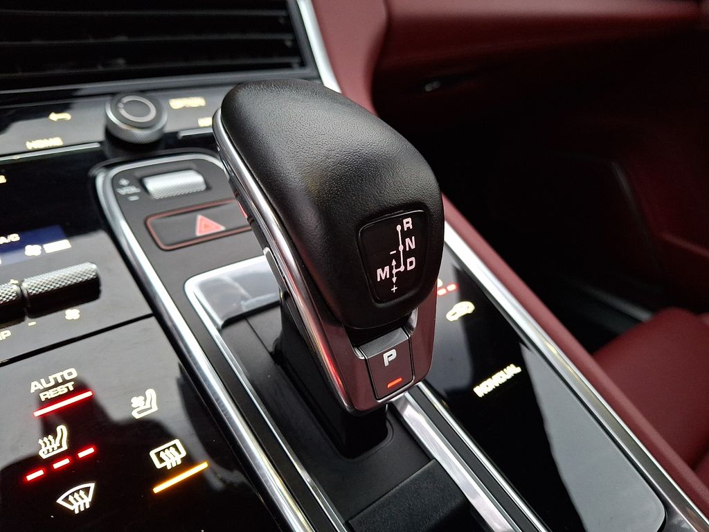 Thumbnail: 2023 Porsche Panamera - 14