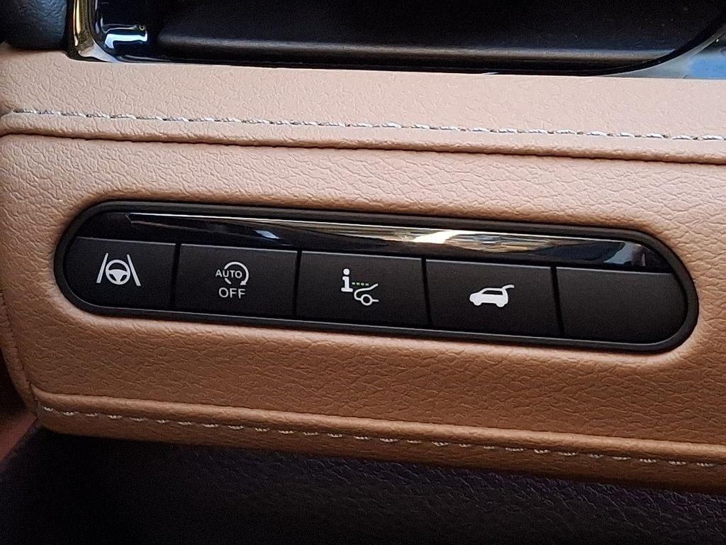 Thumbnail: 2025 INFINITI QX80 - 23