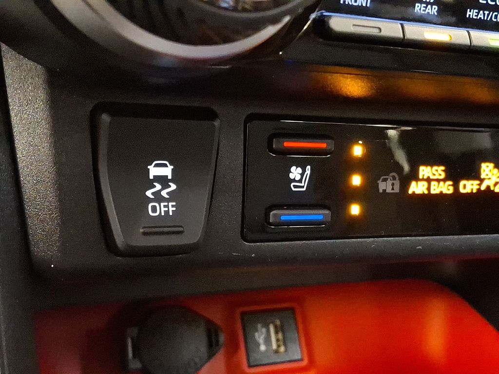 Thumbnail: 2023 Toyota RAV4 - 22