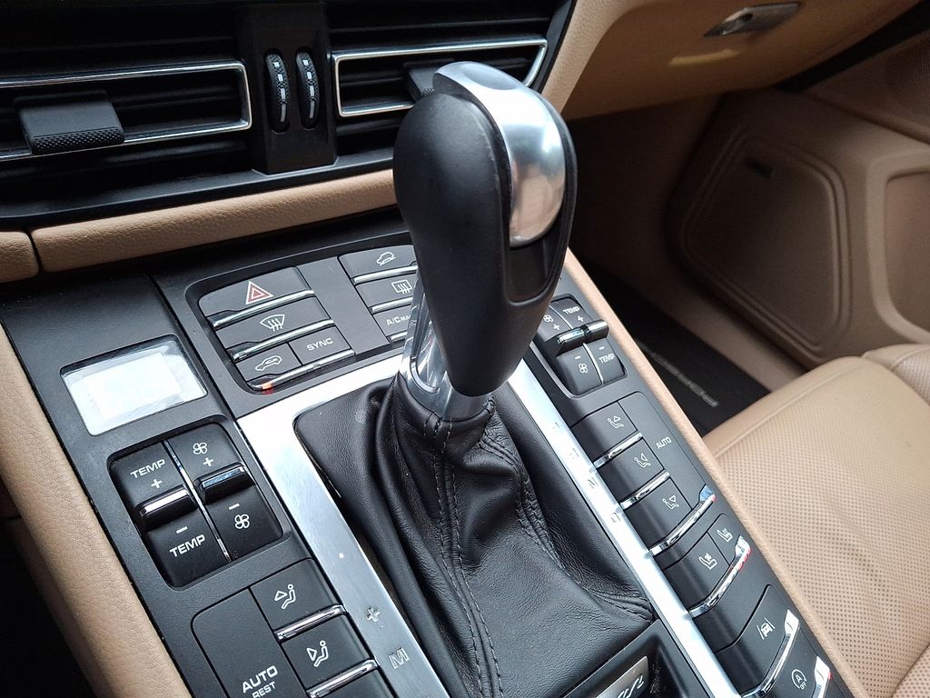 Thumbnail: 2019 Porsche Macan - 12