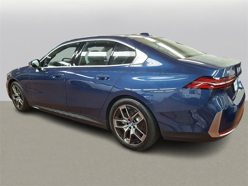 Thumbnail: 2025 BMW i5 - 6