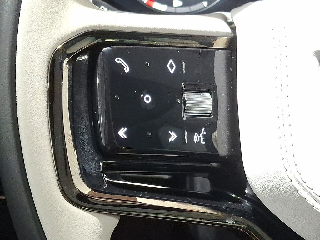 Thumbnail: 2023 Land Rover Range Rover Sport - 17