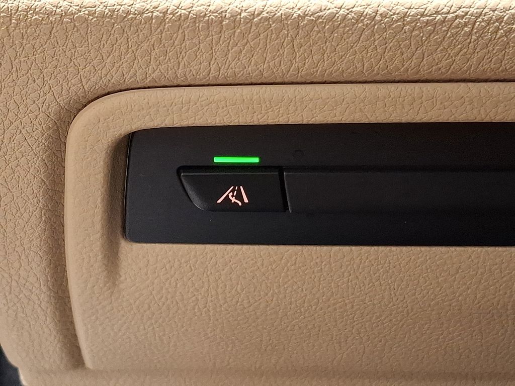 Thumbnail: 2018 BMW 4 Series - 23