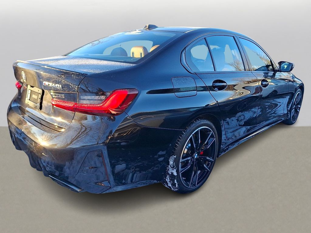 Thumbnail: 2025 BMW 3 Series - 4