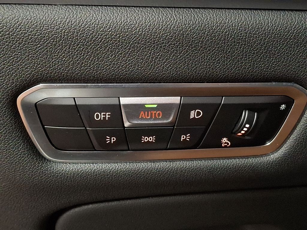 Thumbnail: 2023 BMW X7 - 24